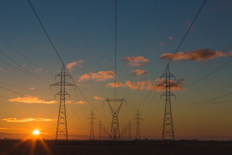 Adequação NR10 — segurança em instalações e linhas elétricas